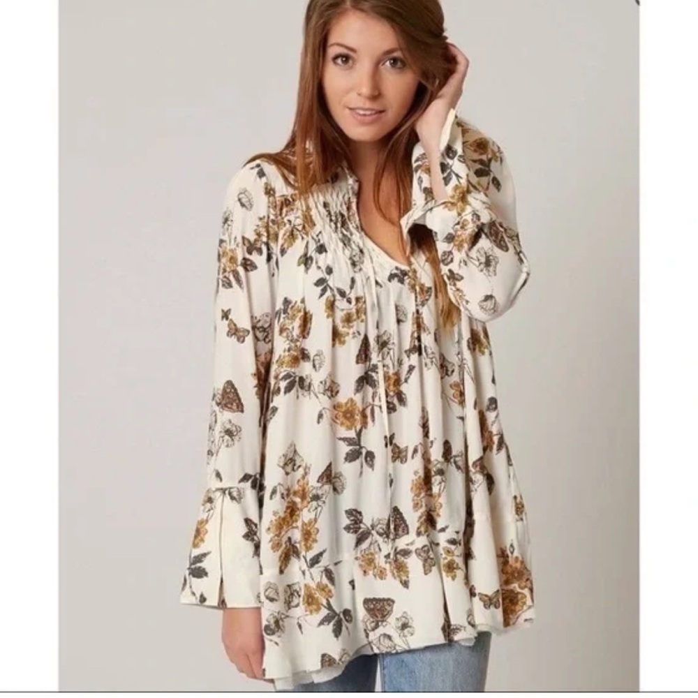 Free People Pebble Smocked Butterfly Floral Cream Top XS Fits Generously up to M